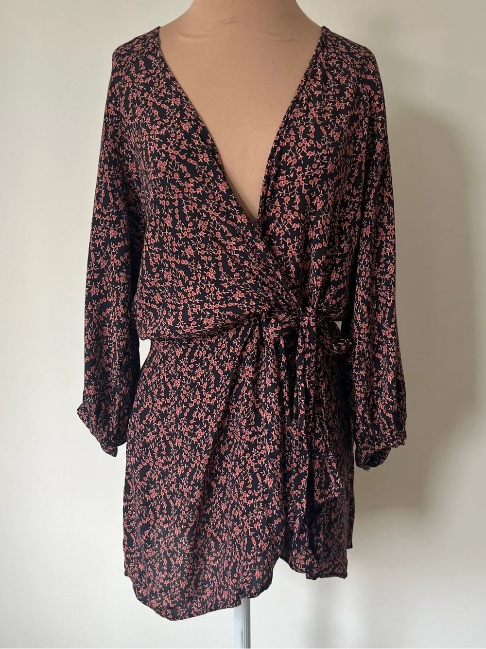 Free People Clara V-Neck 3/4 Sleeve Waist Tie Black Floral Tunic Mini Dress Sz M